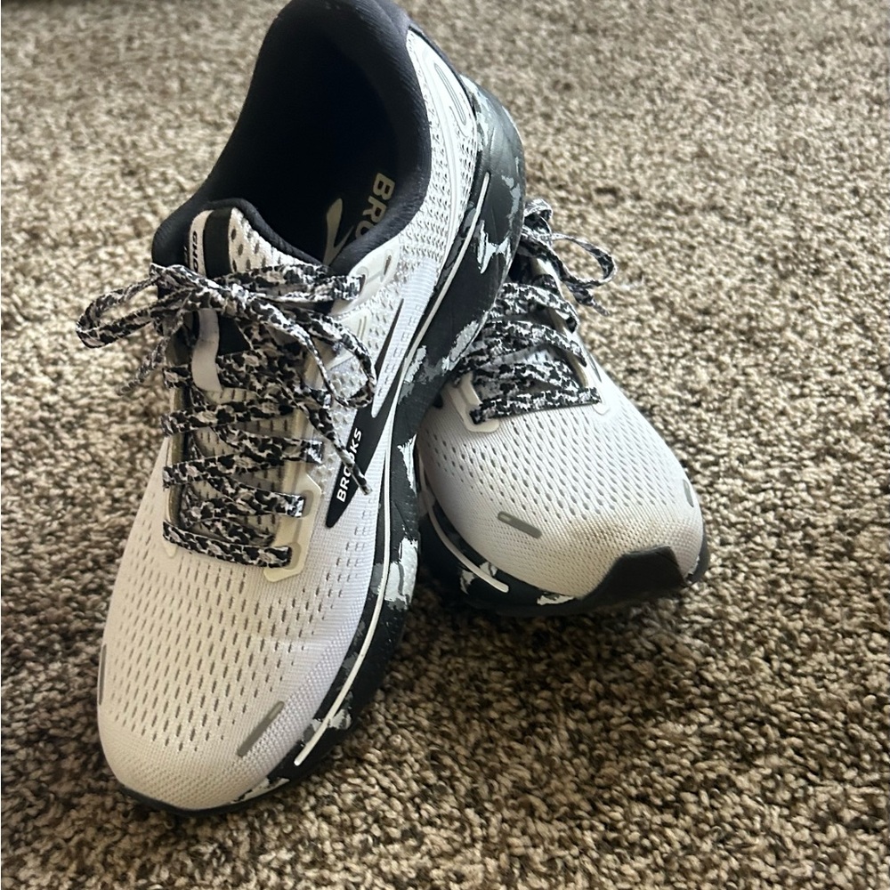 Brooks White and Black Running Shoes